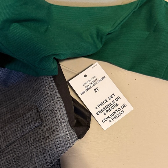 Van Heusen Emerald Shirt with Charcoal Vest and Pants - Picture 2 of 2